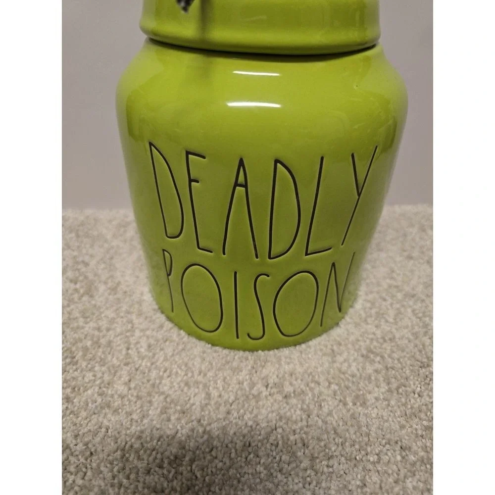 Brand‎ new Rae Dunn DEADLY POISON chubby green Halloween canister